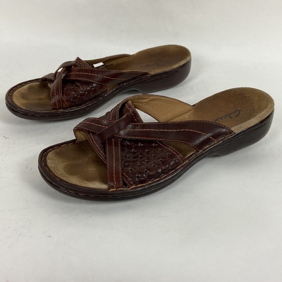 Clarks Genuine Leather Woven Criss Cross Slip on Open Toe Sandal - Picture 15 of 16